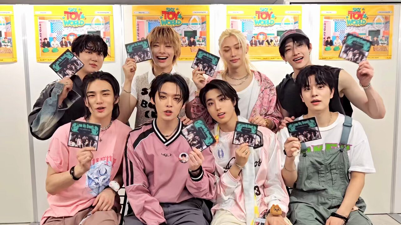 Stray Kids on X: 