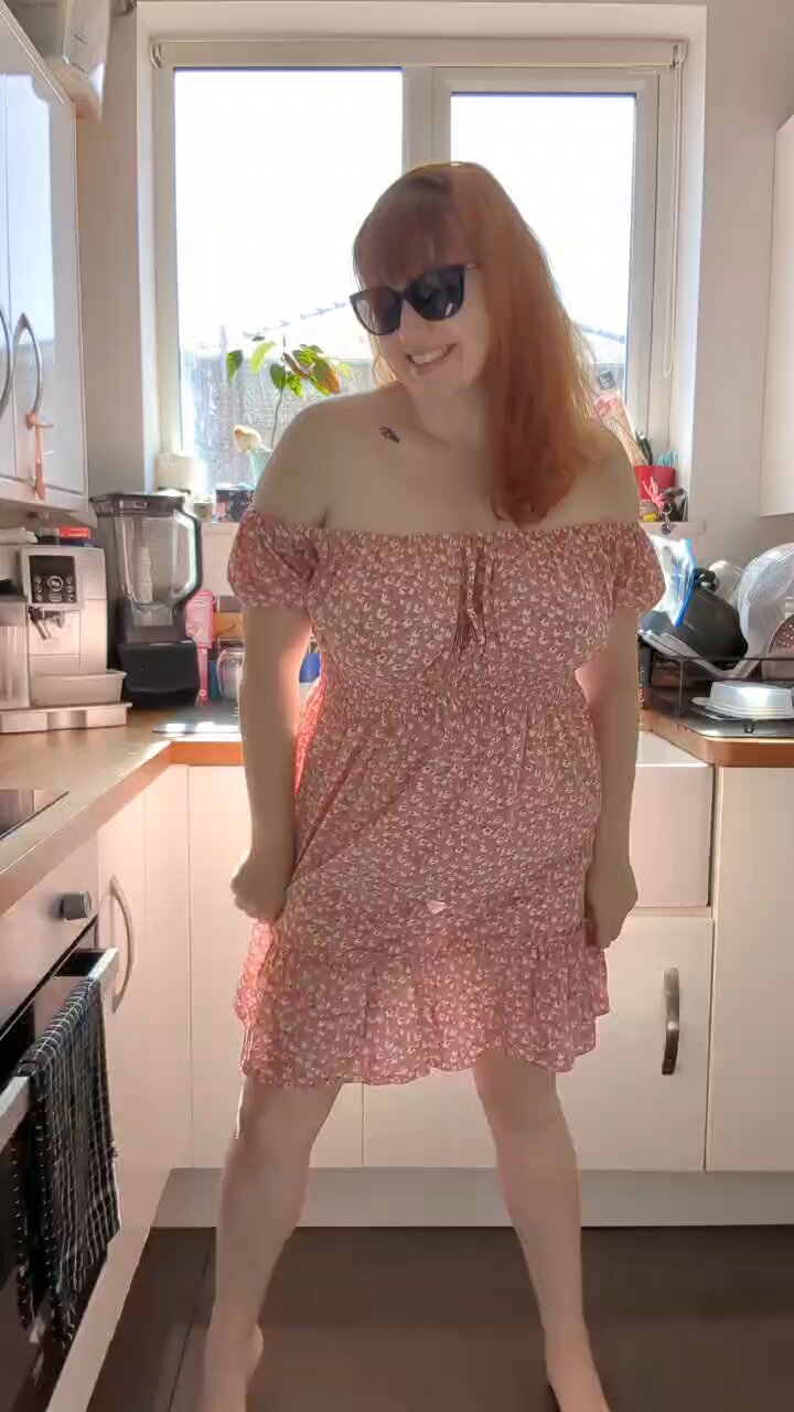 @glistening_milks video Tweet