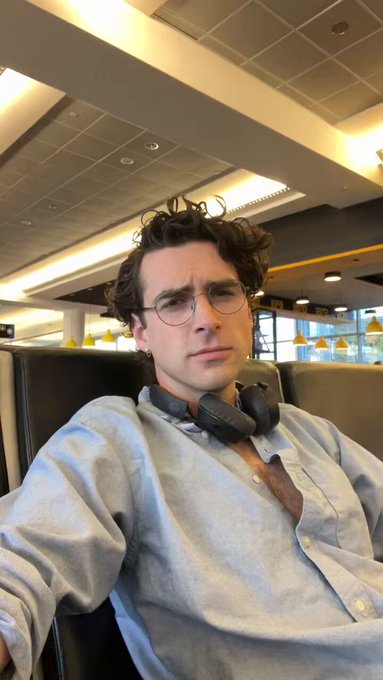 Mark Something’s pics and videos