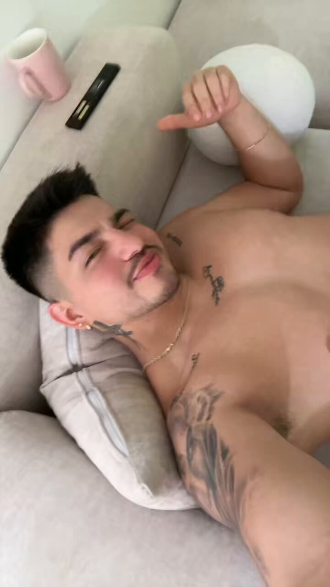 Andres mojica desnudo