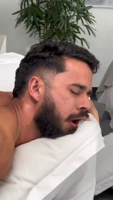 Eu amo quando aguenta tudo @Bruno_Lopez2_1 

 https://t.co/aSqSdIXukF