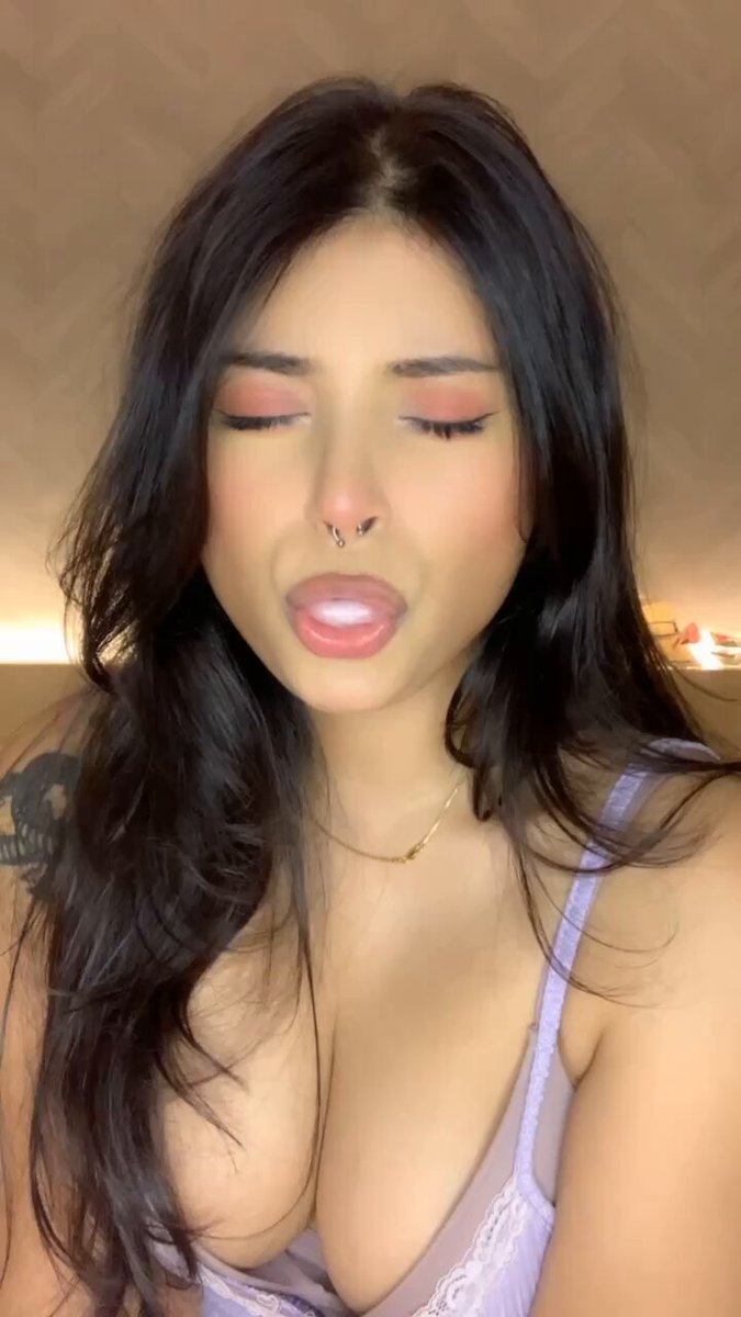 Camila farts @naughtybunny333 - Twitter Profile | TwStalker