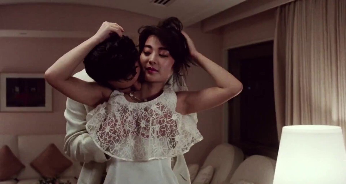 담뽀뽀(라면 영화)에서는 뜬금없이 야쿠쇼 코지 형님이 나와서 에로틱?한 장면(사실 포르노에 가깝다)을 만드는데.. 지금도 미스테리임.. ㅋㅋ...