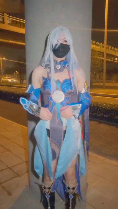 ❤️新作上线❤️完整版30软私信❤️  &ldquo;身为剑首，随身带着大宝剑很正常吧&rdquo;  头发做不好以后不出这种发型复杂的了，有点申鹤又有点丝柯克，就是没有镜流😭😭😭。镜流衣服准备出了，二月镜家3XL（260软）+火花家44码鞋（80软），配件齐全完好，想要的私信QAQ<a href="/tag/%E7%94%B7%E3%81%AE%E5%A8%98"class="tags"><span>#男の娘</span></a><a href="/tag/%E9%9C%B2%E5%87%BA"class="tags"><span>#露出</span></a><a href="/tag/%E4%BC%AA%E5%A8%98"class="tags"><span>#伪娘</span></a><a href="/tag/%E9%AA%9A%E8%B4%A7"class="tags"><span>#骚货</span></a><a href="/tag/%E5%A5%B3%E8%A3%85%E5%AD%90"class="tags"><span>#女装子</span></a>