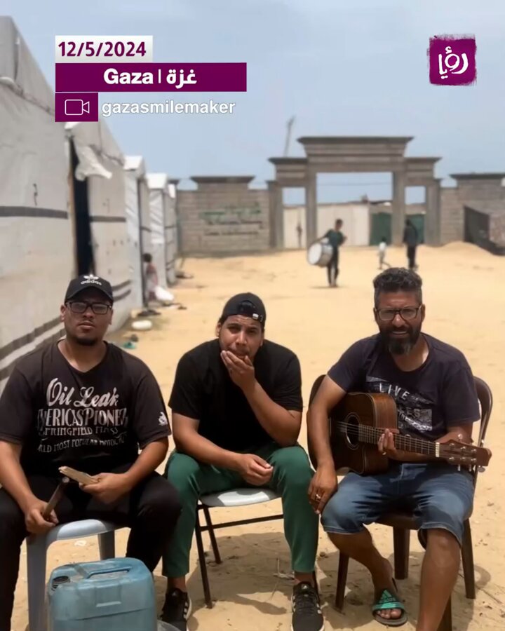 مجموعة من الشاب أصحاب الصوت الجميل يقدمون هدية لغزة #رؤيا 