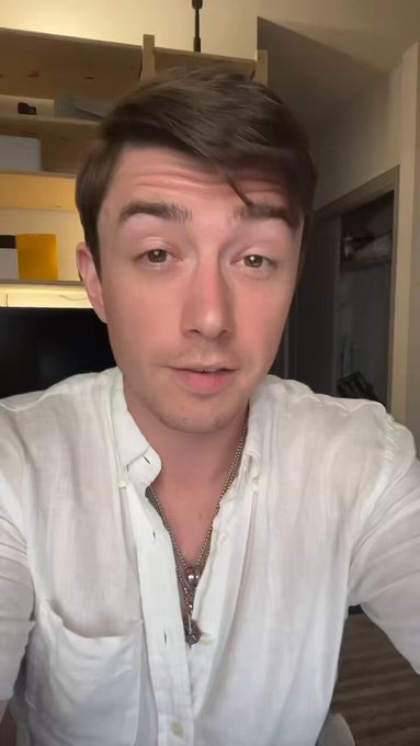 Gentlemen, please. https://t.co/gNLPeQOAgA<a href="/tag/bedroom"class="tags"><span>#bedroom</span></a>