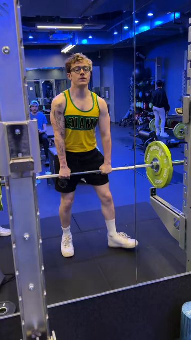 Happy to back in the gymnasium https://t.co/hRFXbfhpYw