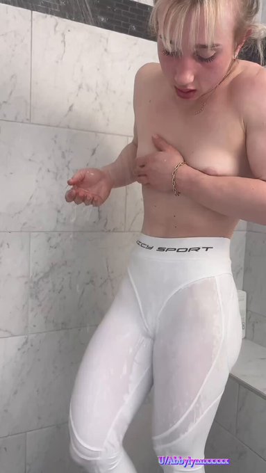 uh of I forgot to take my leggings off https://t.co/SOQs2QBJRl