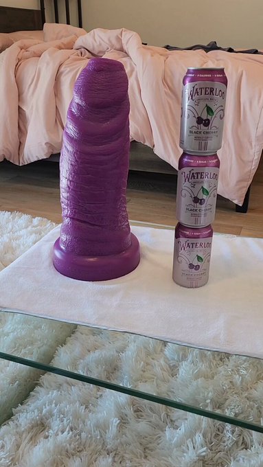 1 pic. another for sale: hankeys toys 4XL ogre in packer soft firmness, the biggest toy i own. $240,