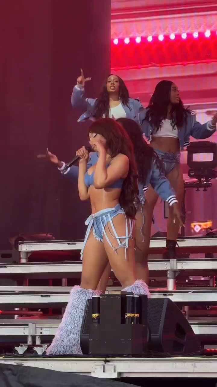 Megan Thee Stallion Performs 'Girls In The Hood' At Boston Calling Megan Thee Stallion Performs 'Girls In The Hood' At Boston Calling