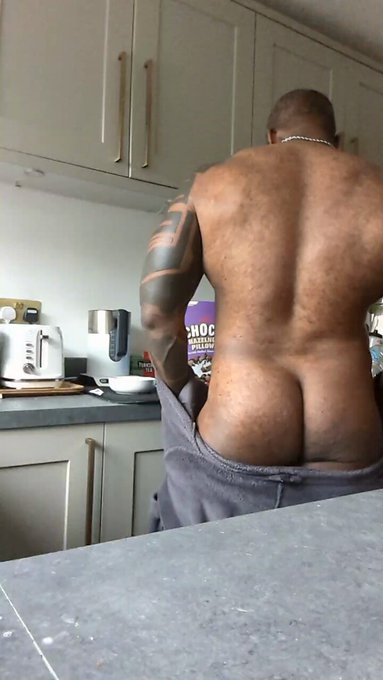 What to have for breakfast? Maybe I'll have some coco pops. 

?https://t.co/Cg2kW1n4CY https://t.co/