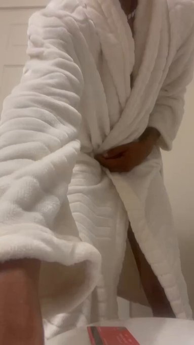 I still got it lol https://t.co/wcHbJBvRGe<a href="/tag/newprofilepic"class="tags"><span>#newprofilepic</span></a>