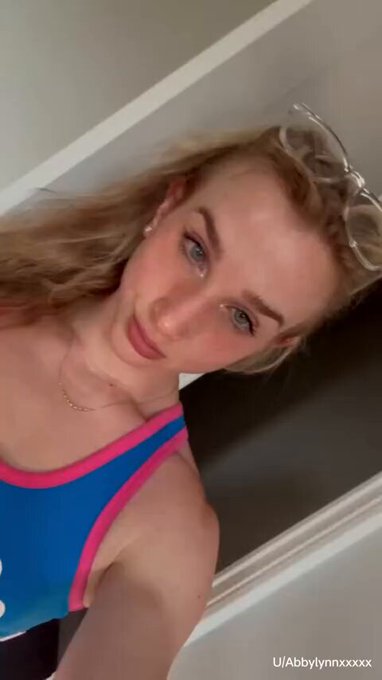 lil waist PHAT ass on a petite girl https://t.co/D377XVwl3z