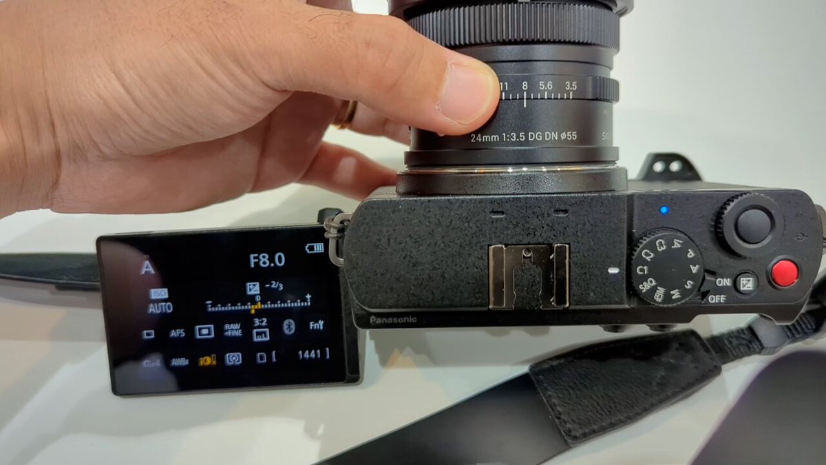 LUMIX G1 オールドレンズミノルタ　55㍉　1:2 シグマレンズ付　動作品 22EMyLgANS-HaUYt.jpg