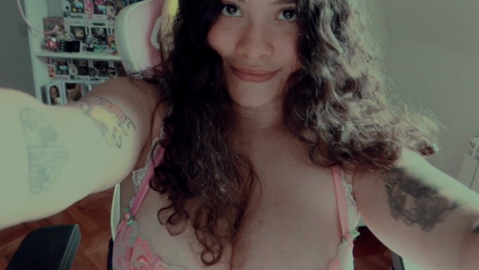 do you follow me?  https://t.co/d70czeAicm https://t.co/8OngMJBLV2<a href="/tag/curvy"class="tags"><span>#curvy</span></a><a href="/tag/gamergirl"class="tags"><span>#gamergirl</span></a><a href="/tag/onlyfans_girl"class="tags"><span>#onlyfans_girl</span></a>