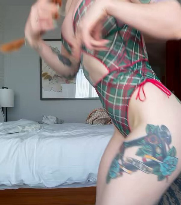 This type of bottom always does the disappearing act up my cheeks 😂 https://t.co/GKgVWLJSjU