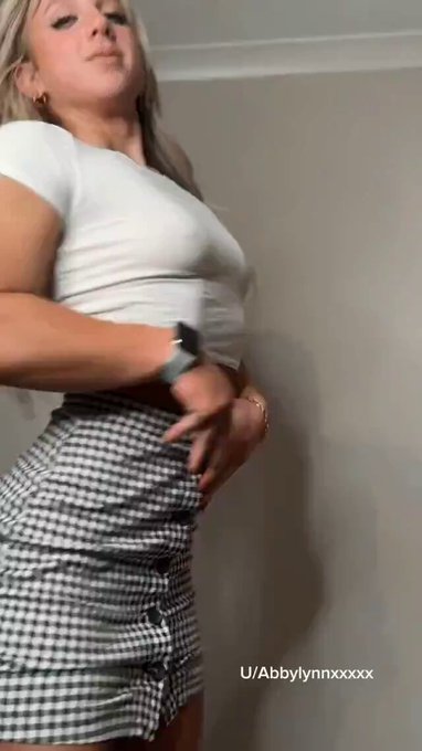 My Onlyfans is half off right now ? Sub to instantly see my nudes, take things up my holes, n chat with