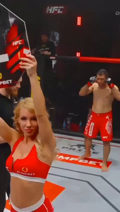 En Rusia, a este peleador iraní de MMA Ali Heibati luego de patear a esta chica en el ring:

Perdio su