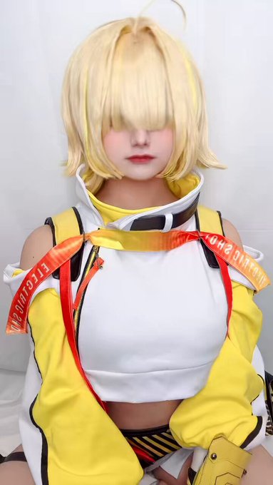 コスプレイヤーさらのTwitter動画11