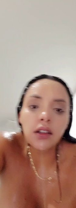 Y si me acompañas y nos bañamos juntos bebé #Cdmx https://t.co/bpTkPZTvvD