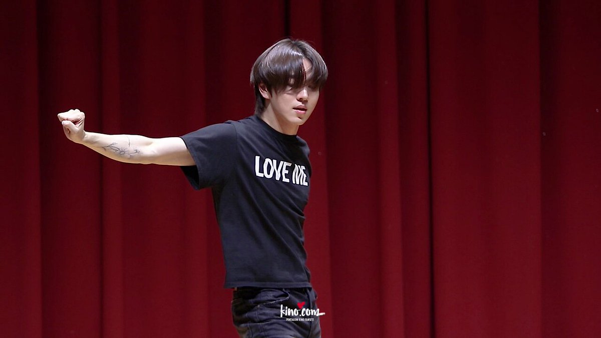 PENTAGON キノ 私物 PENTAGON キノ 私物 161210 KINO - 도시떼 PENTAGON showcase in