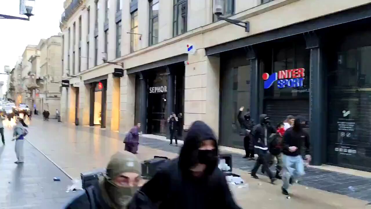 [爆卦] 右派在歐盟大勝後 法國左派開始暴動