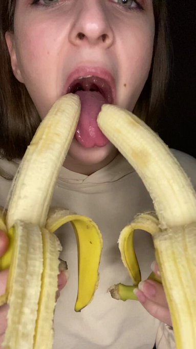 VID SOLD! Double banana blowjob. Suck and drool 🔥 Check it out! https://t.co/gHnUGOkHym #MVSales @manyvids<a href="/tag/mvsales"class="tags"><span>#mvsales</span></a>