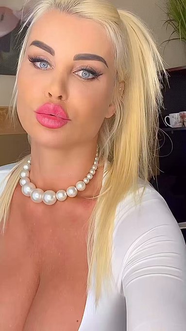 Sziasztok❤️❤️😍😍&uacute;j tartalmak Onlyfanson❤️❤️😍😍😊😊🥰🥰🥰nagyon nem maradsz sz&aacute;razon❤️😍😃 @MandityIzabella  #mandity<a href="/tag/onlyfans"class="tags"><span>#onlyfans</span></a><a href="/tag/mandity"class="tags"><span>#mandity</span></a><a href="/tag/mandityiza"class="tags"><span>#mandityiza</span></a>