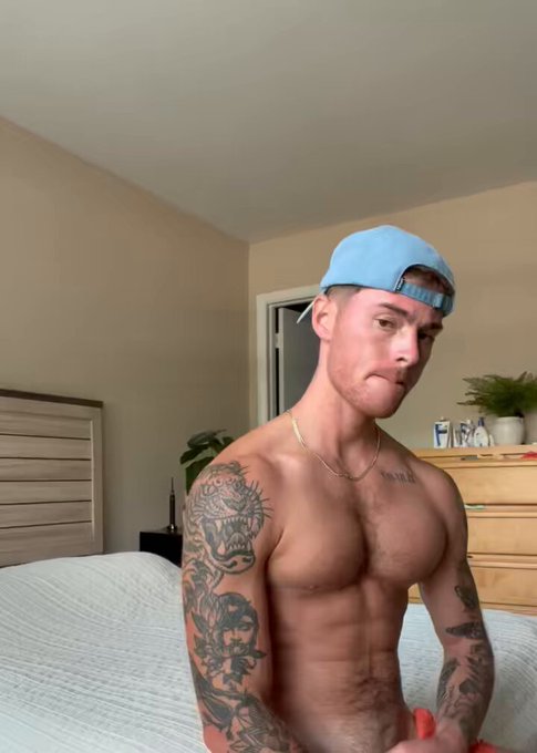 Working from home be like 🤪 https://t.co/BSbFNadGpv