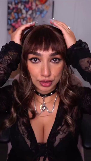 rate me 1-10 (be honest) https://t.co/DaG2lF1gc4