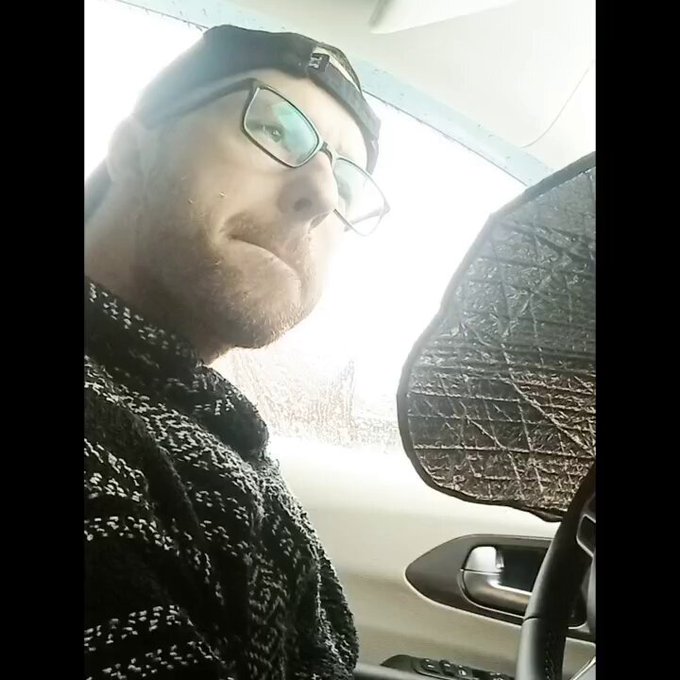 Roadside rest stop troubles. https://t.co/NgzXqnp8ii<a href="/tag/modeling"class="tags"><span>#modeling</span></a><a href="/tag/timeforpics"class="tags"><span>#timeforpics</span></a><a href="/tag/t4p"class="tags"><span>#t4p</span></a>