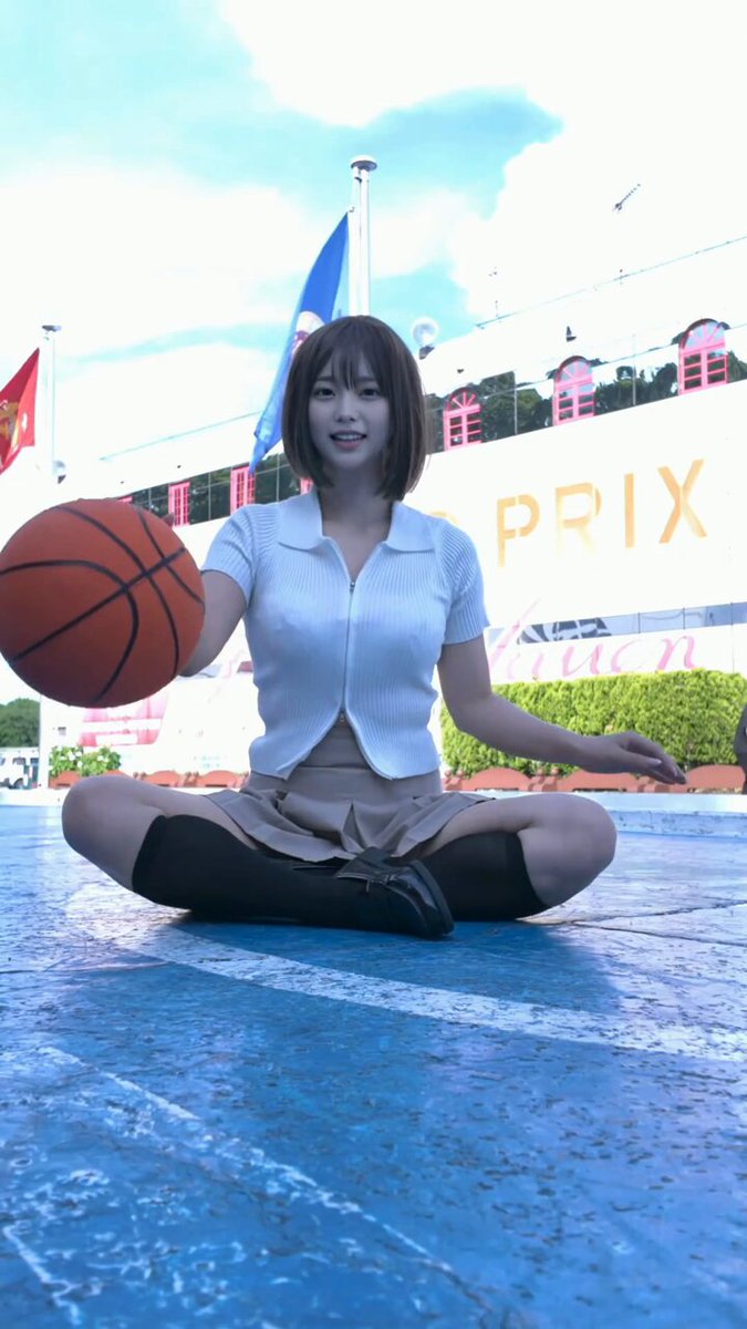 Video oleh @yururina_