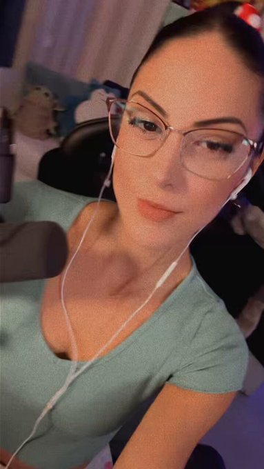 On Stream!   https://t.co/GCCnuObP2m https://t.co/b4smTLvdMD