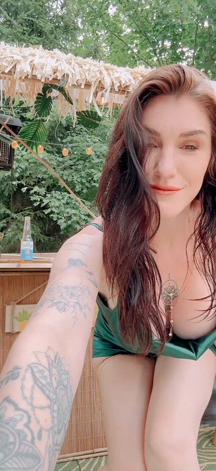 I BUILT THIS SUPER CUTE TIKI BAR!!! Come join me on https://t.co/fcy1LGHEBa for a taste of tropical fun<a href="/tag/mvsales"class="tags"><span>#mvsales</span></a>