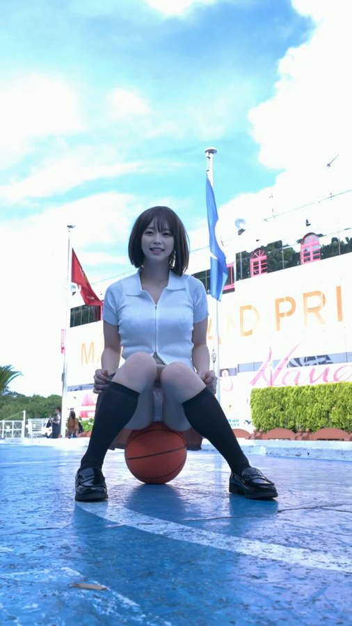 おはよう日曜ようび たくさんの人がふぁんくらぶの写真集みてくれてうれしい｜裏垢女子 りいなさん（@yururina_）