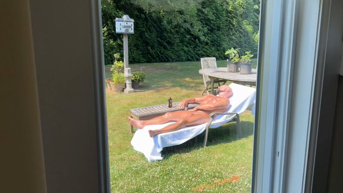 wanna see the full video of my jerking off outside?  https://t.co/ZoNBRV4PSO https://t.co/UgEHTI56je