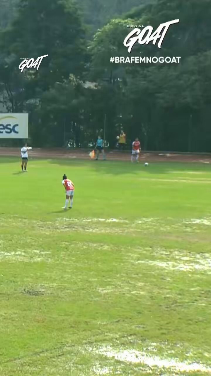 É GOL DA CAMISA 9! É da Prigol! ⚽️Nos primeiros minutos de jogo, Priscila aproveita e abre o placar para as @GuriasColoradas!🎥 @CanalGOATBR