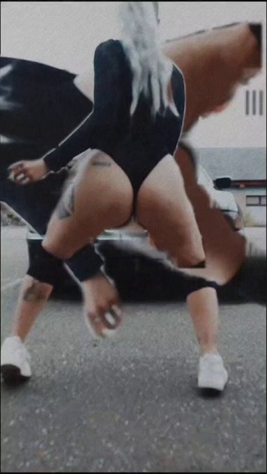 Lo prometido es deuda. &iquest;Que os gustan m&aacute;s los coches o los culos? https://t.co/iSoTSgbREp<a href="/tag/cam4"class="tags"><span>#cam4</span></a><a href="/tag/prideparty"class="tags"><span>#prideparty</span></a>