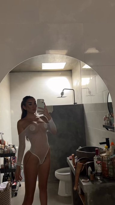 I'm bored let's talk🤭🤭 https://t.co/az1231Stva