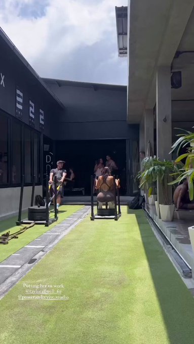 Lets push me, you will become strong🤣🤣 https://t.co/GlMXePzS5d