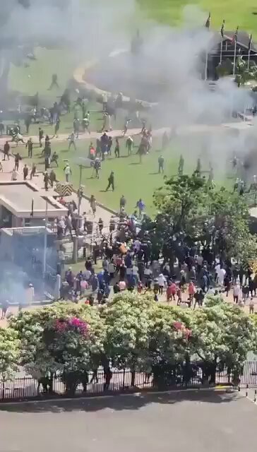 [爆卦] 肯亞人抗議金融法案 已佔領議會大廈