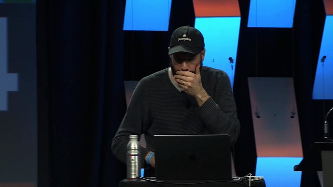 There are many ways to build a business as a creator 🌭🍽️   Full talk from our CEO Jack Conte: https://t<a href="/tag/vidconan24"class="tags"><span>#vidconan24</span></a>