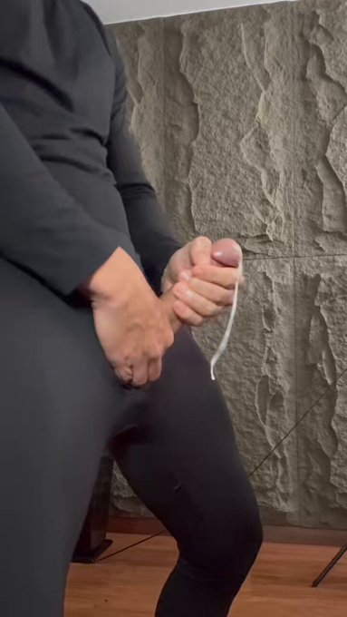 2 pic. Pues… ya saben dónde #NuevoVideo RT https://t.co/dXqVHTyonh
