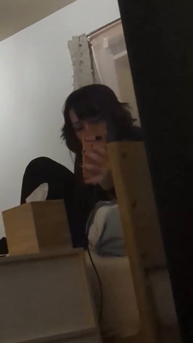 "I used to rollerskate on VHS tapes" https://t.co/KswUfbBKw4