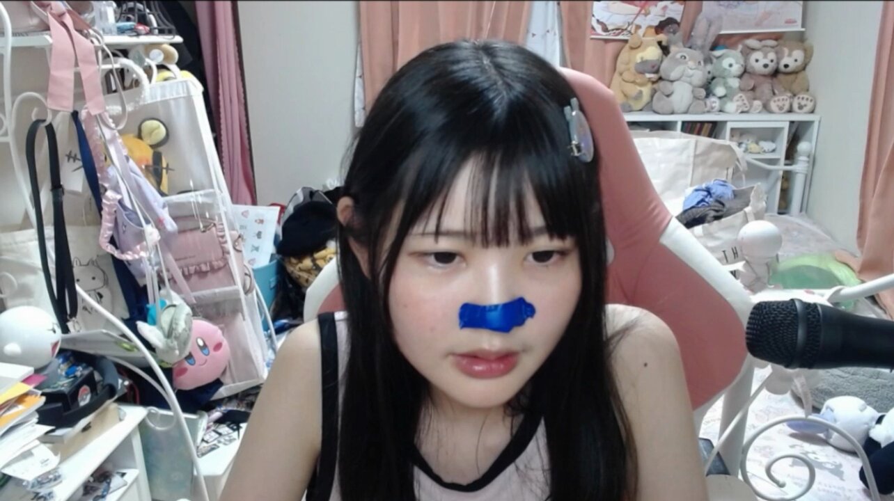 脇毛　少女  / X