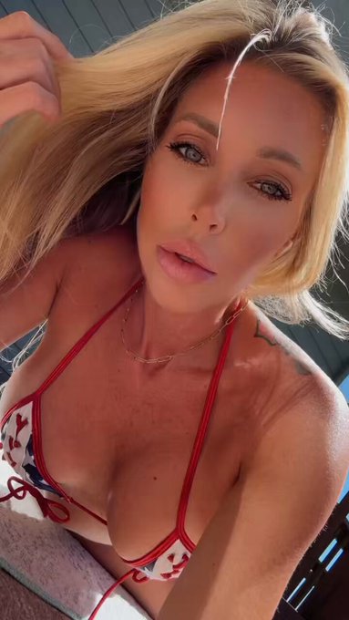 &hearts;️🤍💙 #Happy4thofJuly  #July4th https://t.co/008glUrLtP<a href="/tag/happy4thofjuly"class="tags">#Happy4thofJuly</a><a href="/tag/july4th"class="tags">#July4th</a>