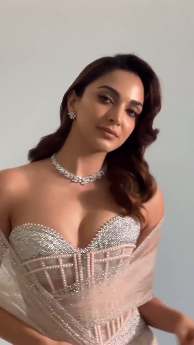 bqlGip2IzN-HTXLU?format=jpg&name=medium