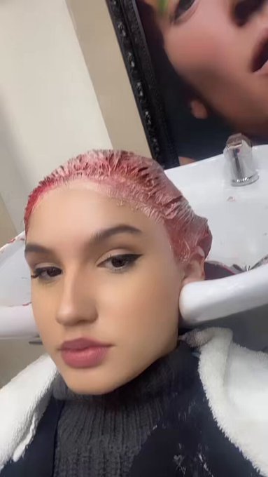 virando a clove 😟 olha a fumacinha 😶&zwj;🌫️💨 porra https://t.co/XVTFbkUic1