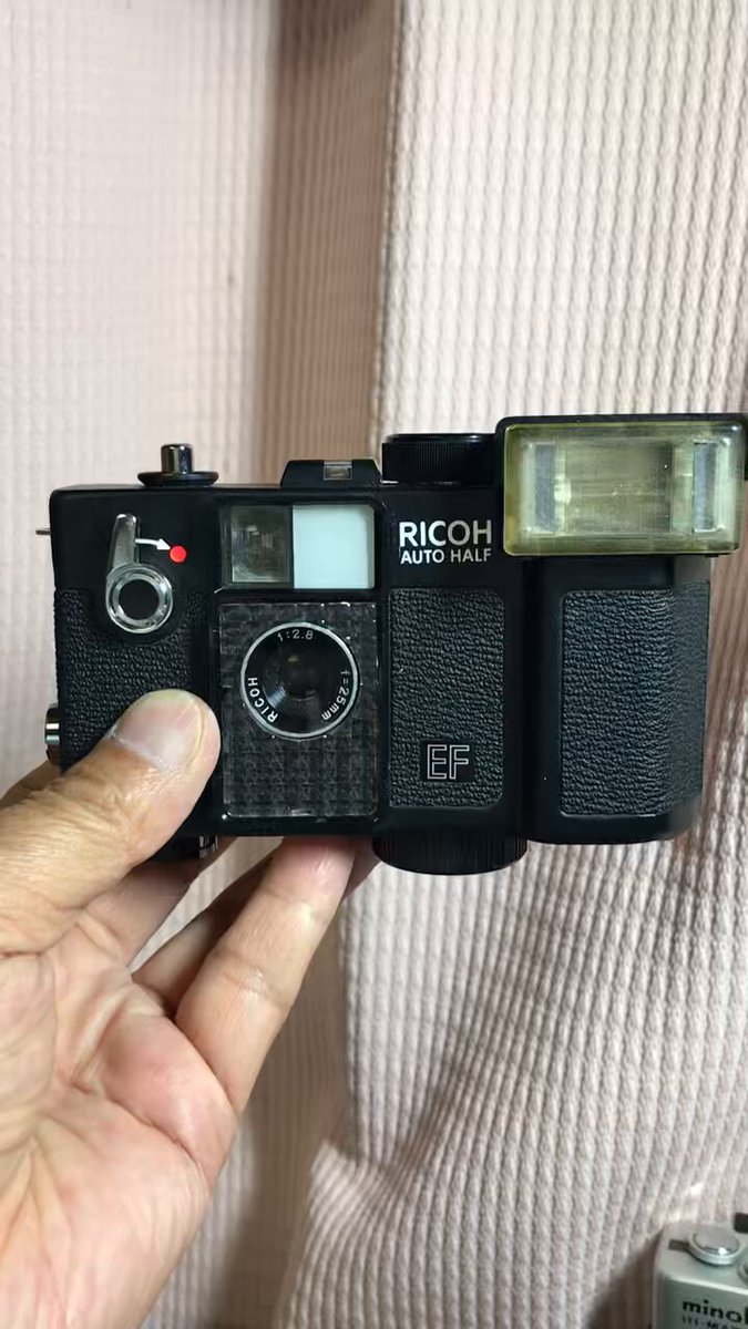 ✽AUTO　HALF　Ｅ✽ハーフカメラ✽リメイク✽リコー❀オートハーフ❀ 07 | Ricoh Auto Half E - Overcast Street Photography POV