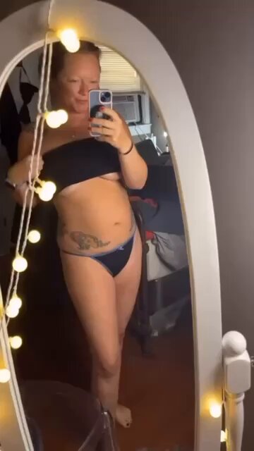 Morning #milf https://t.co/AC936T3pwA<a href="/tag/milf"class="tags">#milf</a>